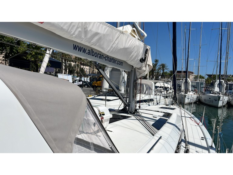 Hire Sailboat with or without skipper Bénéteau Palma de Mallorca