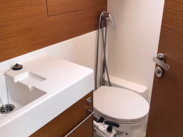 Yacht charter Palmeira - Jeanneau Sun Odyssey 519 on SamBoat