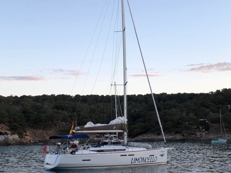 Hire a Jeanneau Sun Odyssey 419 Palma de Mallorca