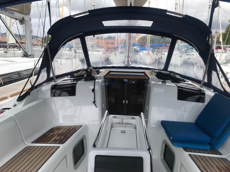 Hire Sailboat with or without skipper Jeanneau Las Galletas