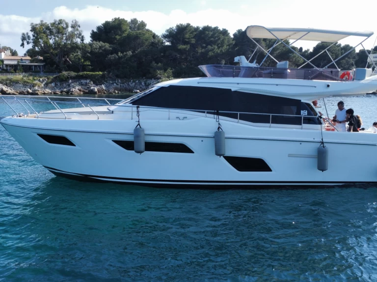 Motorboat hire in La Napoule - Ferretti 450 FLY