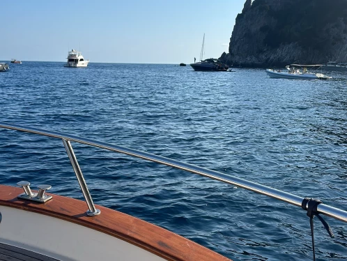 Hire Motorboat Apreamare with a boat licence