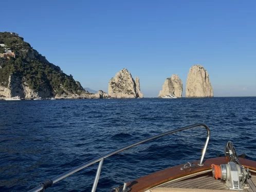 Motorboat to hire Sorrento at the best price