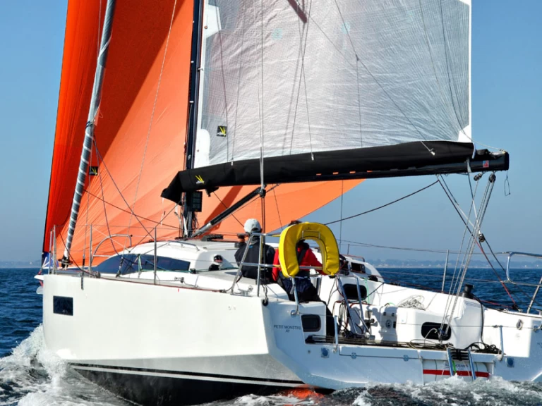 Sailboat hire in Larmor-Plage -  RM 970