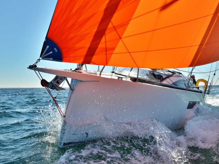 Charter a  RM 970 in Larmor-Plage on Samboat