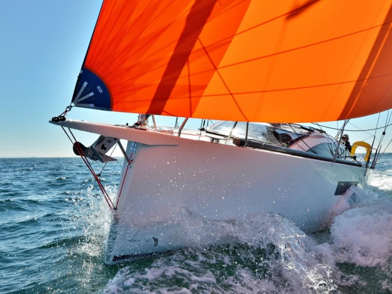 Charter a  RM 970 in Larmor-Plage on Samboat