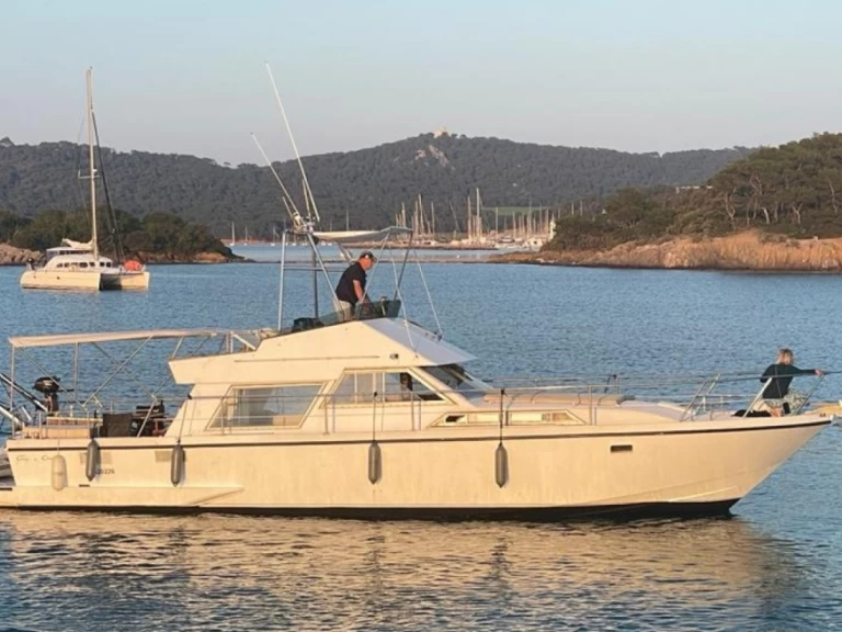 Guy Couach Guy Couach 1201 Fly charter bareboat or skippered in  Hyères