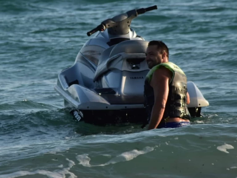 Jet ski hire in Torre Vado - Yamaha Yamaha VX