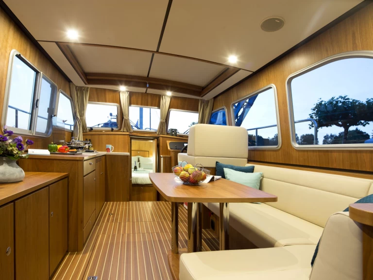 Motorboat hire in Kinrooi (City) - Linssen Linssen GS 35.0 Sedan