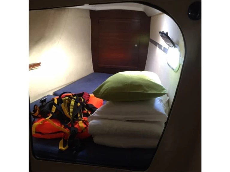 Yacht hire Cienfuegos cheap Lavezzi 40