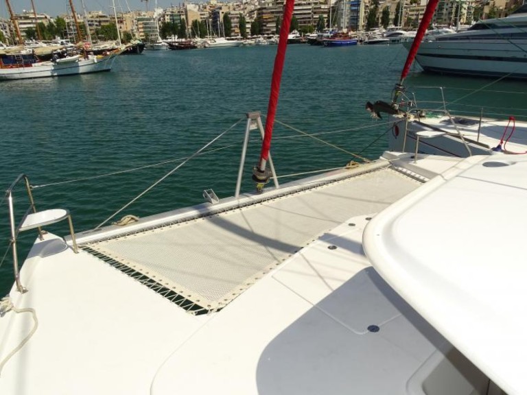 Hire Catamaran Leopard with a boat licence