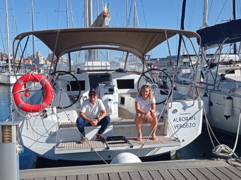 Hire Sailboat with or without skipper Jeanneau Palma de Mallorca