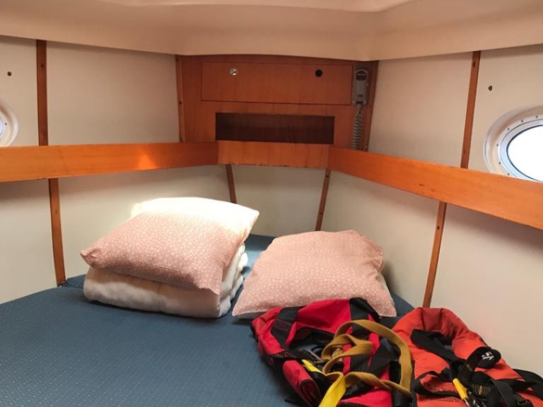 Charter a Elan Impression 434 in Palma de Mallorca on Samboat