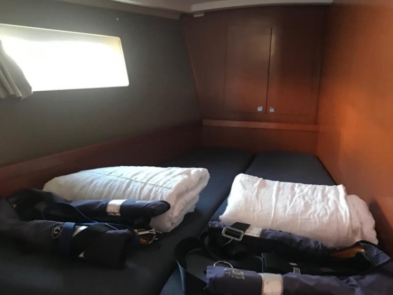 Hire Sailboat Bénéteau with a boat licence