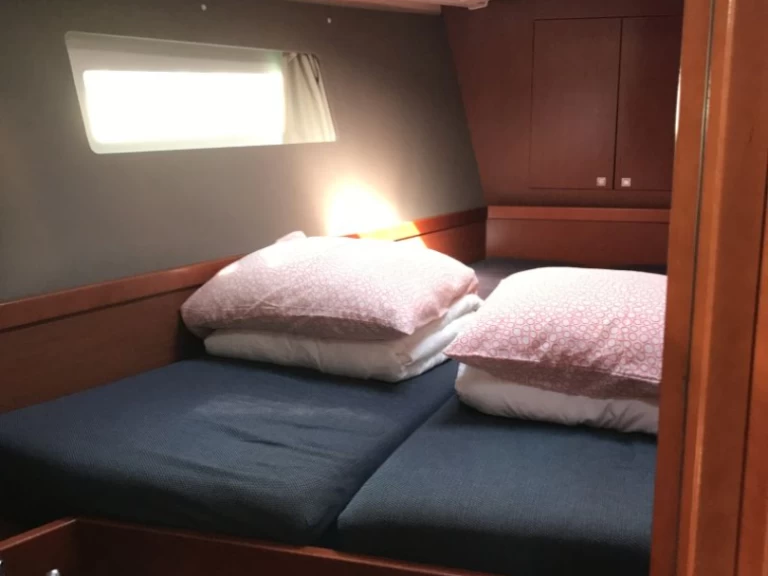 Sailboat hire in Palma de Mallorca - Bénéteau Oceanis 45