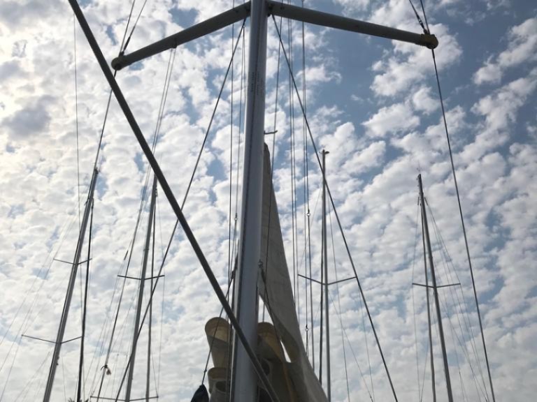 Sailboat hire in Palma de Mallorca - Elan Impression 434