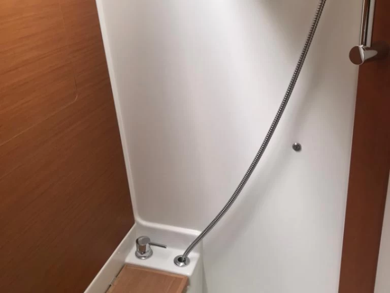 Yacht hire Palma de Mallorca cheap Sun Odyssey 419