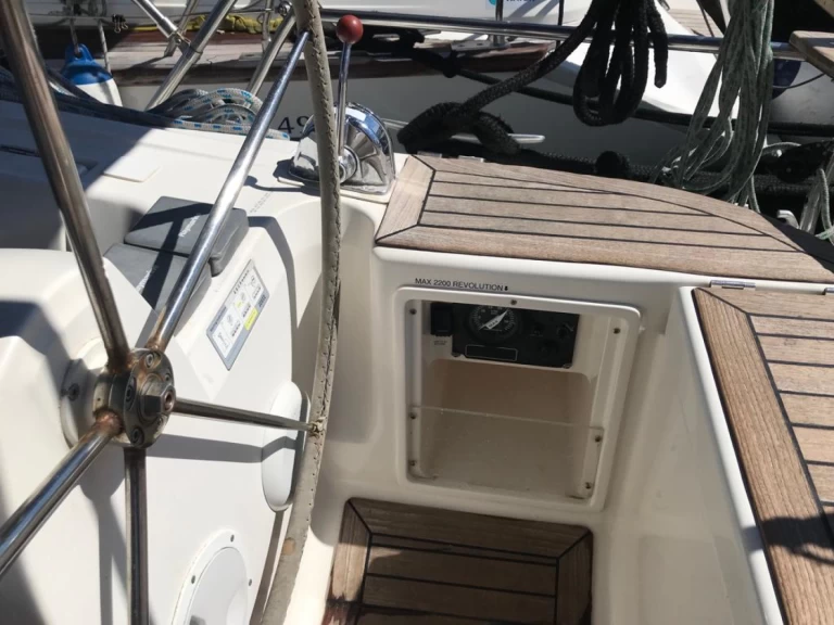 Hire Sailboat with or without skipper Elan Palma de Mallorca