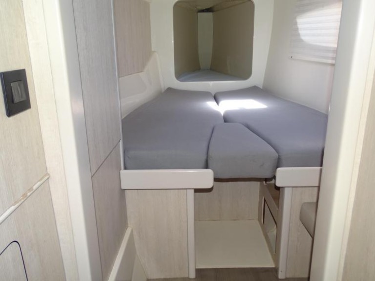 Yacht hire Cienfuegos cheap Leopard 44