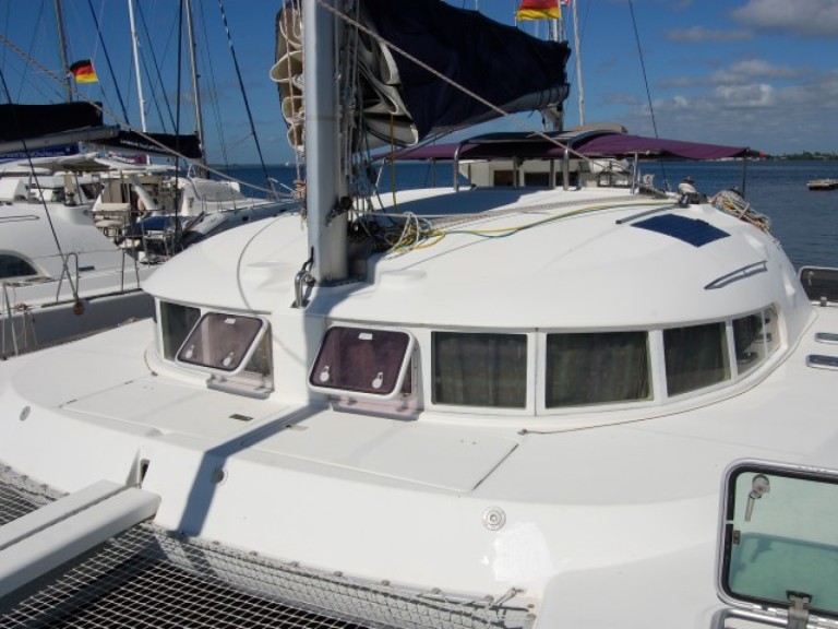 Charter a Lagoon Lagoon 410 in Cienfuegos on Samboat