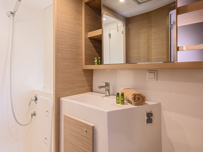 Yacht hire Trogir cheap Lagoon 42