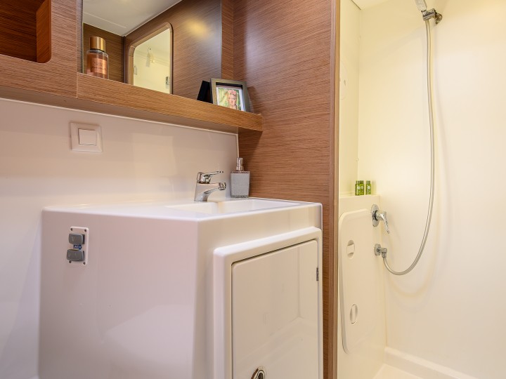 Yacht charter Trogir - Lagoon Lagoon 42 on SamBoat