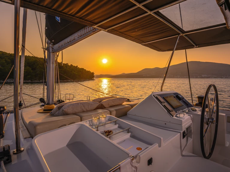Charter a Lagoon Lagoon 450 F in Trogir on Samboat