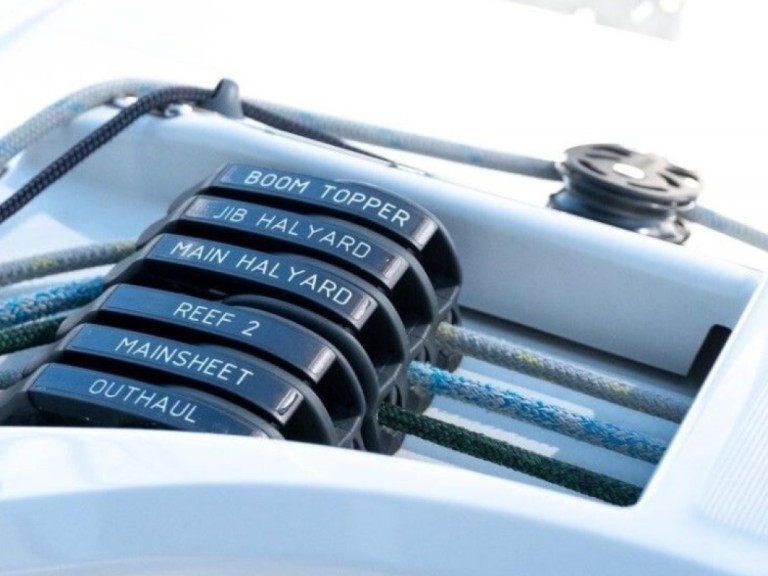 Hire Sailboat with or without skipper Bénéteau Alimos