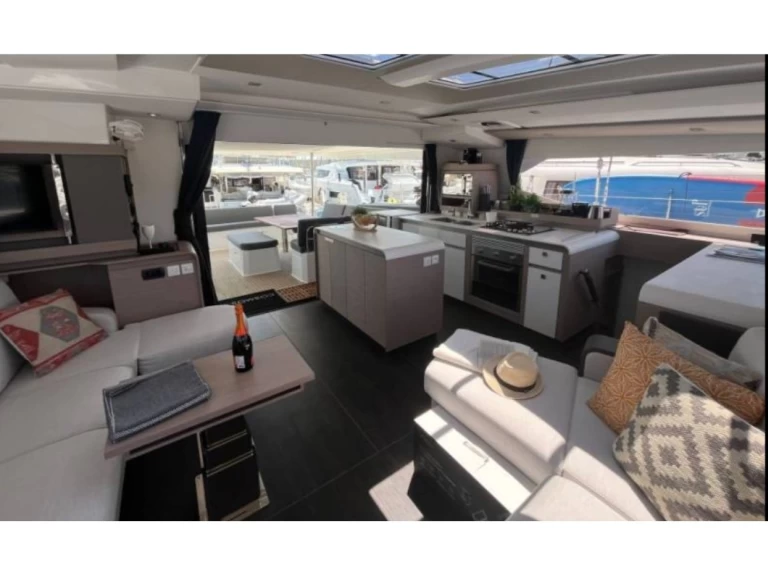 Yacht charter Alimos - Fountaine Pajot Aura 51 on SamBoat