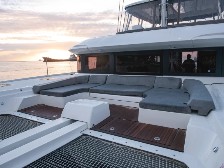 Yacht charter Procida - Lagoon Lagoon 55 on SamBoat