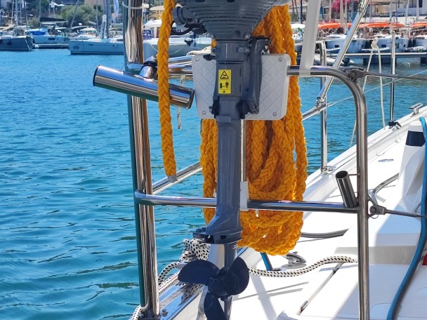 Hire Sailboat Bavaria with a boat licence