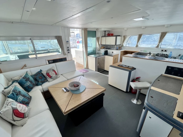 Catamaran to hire Pálairos at the best price