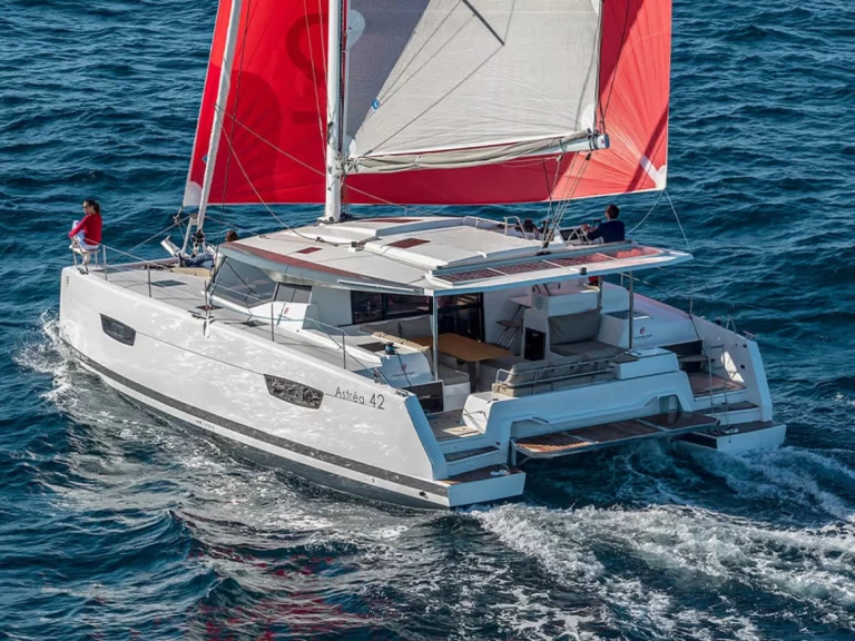 Hire Catamaran Fountaine Pajot with a boat licence