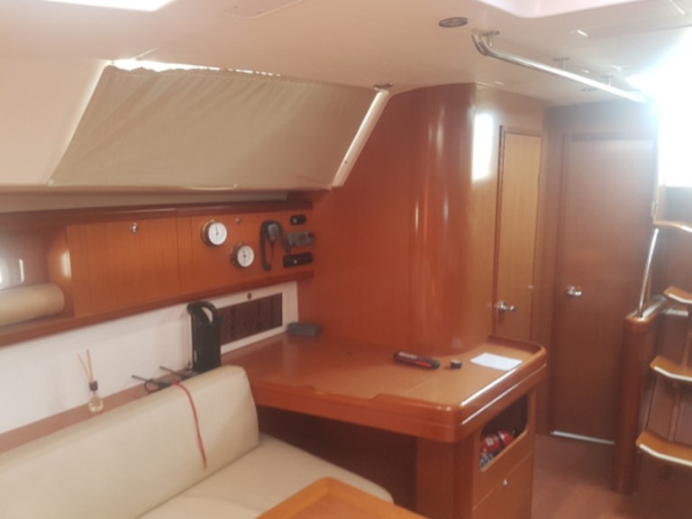 Charter a Bénéteau Oceanis 46 in Pisticci on Samboat