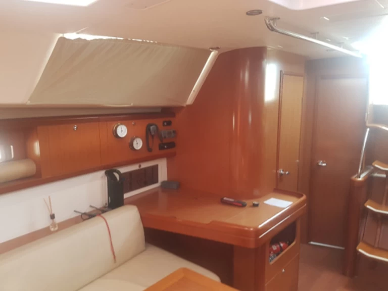 Charter a Bénéteau Oceanis 46 in Pisticci on Samboat