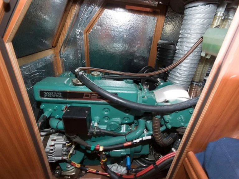 Hire a Bavaria Bavaria 46 Pisticci