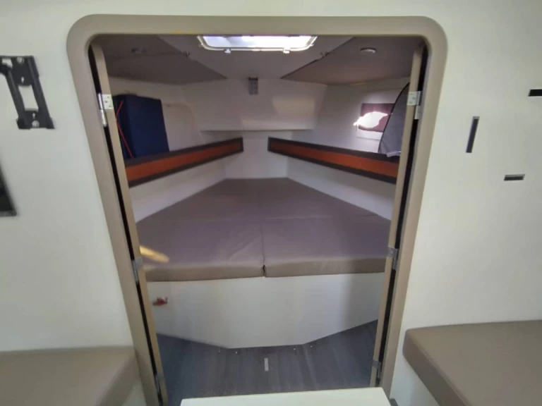 Sailboat to hire Saint-Quay-Portrieux at the best price