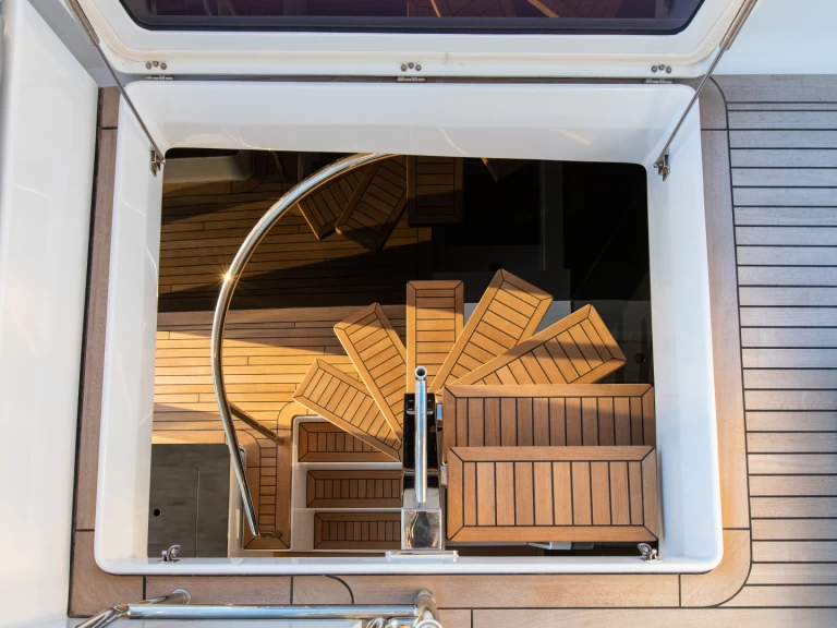 Hire Catamaran with or without skipper Sunreef Tivat