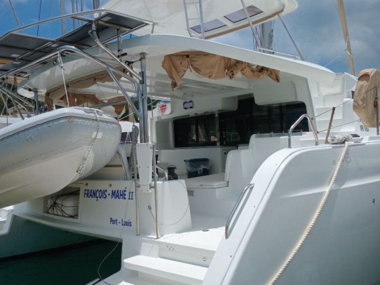 Hire Catamaran with or without skipper Lagoon Praslin Island