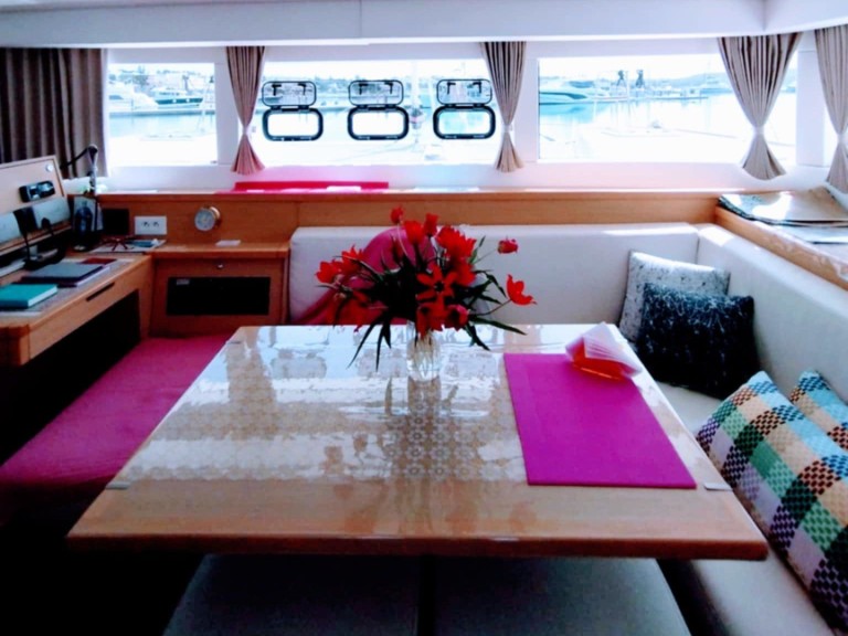 Hire a Lagoon Lagoon 39 Porto Cheli