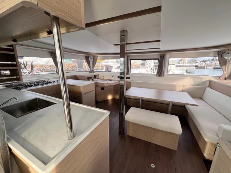 Catamaran to hire Alimos at the best price