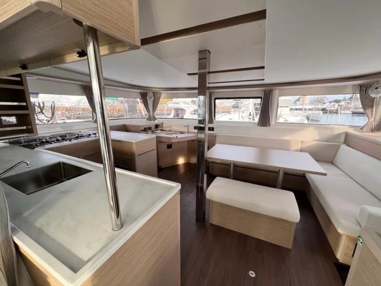 Catamaran to hire Alimos at the best price