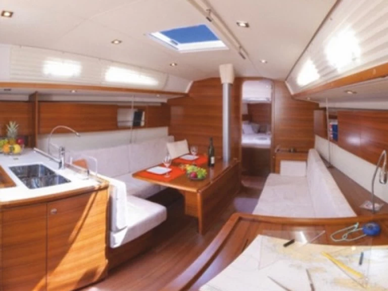 Sailboat to hire Adaköy at the best price