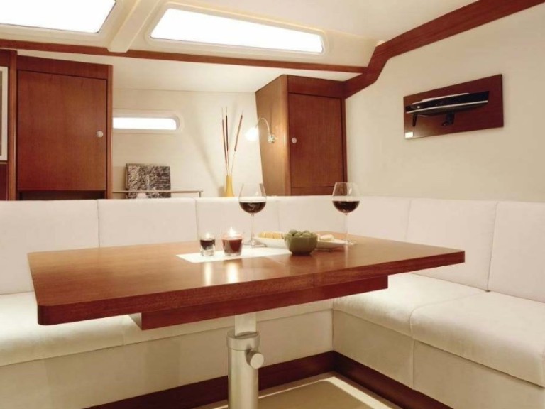 Sailboat to hire Vlychada at the best price