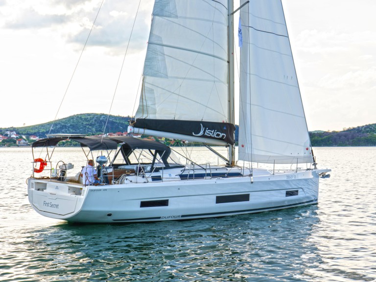 Sailboat hire in Skradin - Dufour Dufour 470