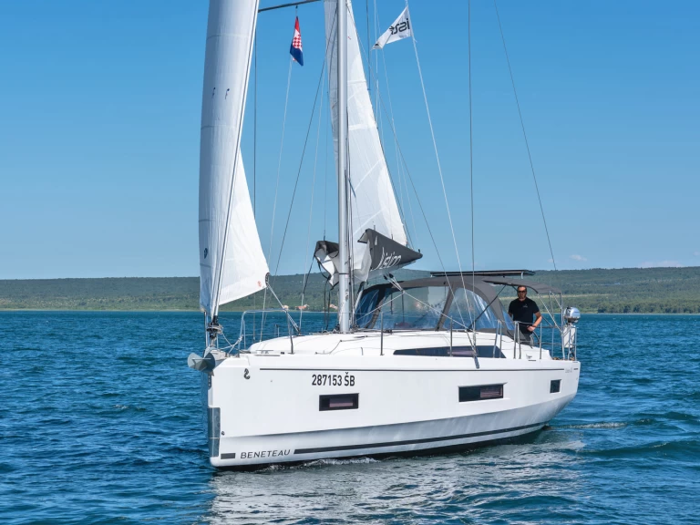 Bénéteau Oceanis 40.1 charter bareboat or skippered in  Skradin