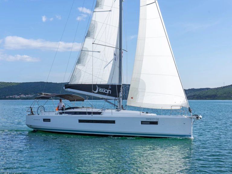 Charter a Jeanneau Sun Odyssey 490 in Skradin on Samboat
