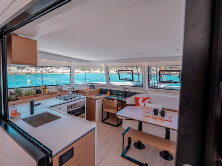 Yacht charter Zaton - Excess Excess 13 - 4 + 1 cab. on SamBoat