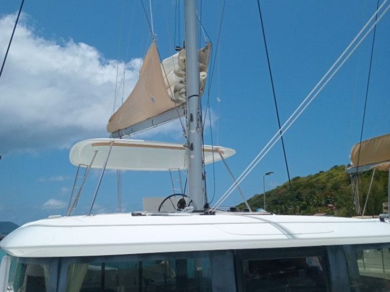 Catamaran to hire Praslin Island at the best price