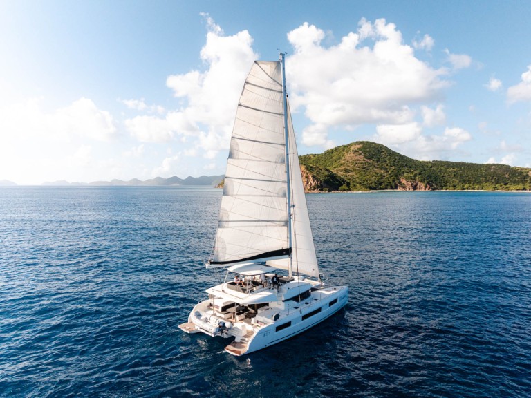 Catamaran to hire Road Town at the best price